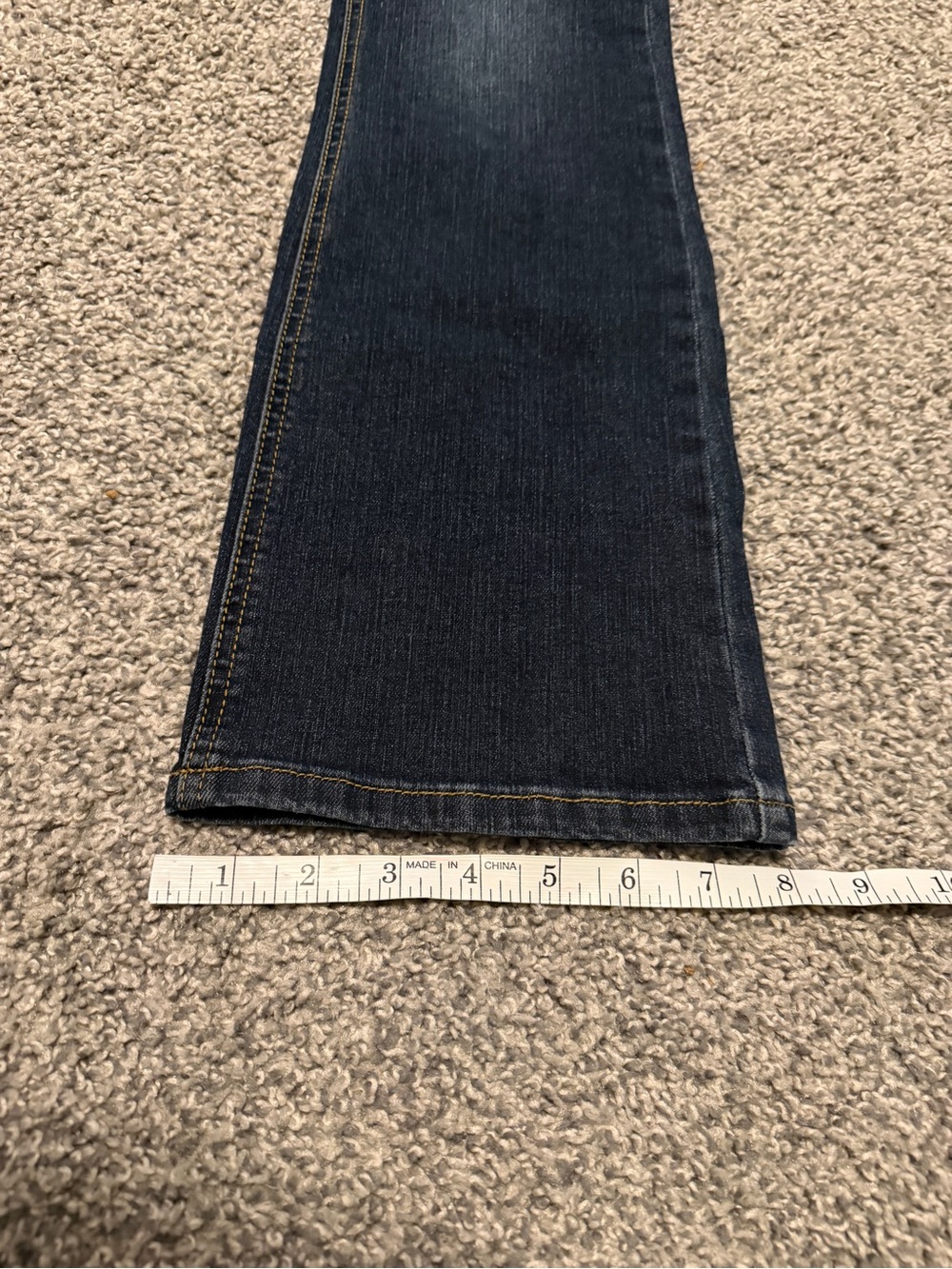 Women's Dark Wash Jeans - Classic - Picture 11 of 15
